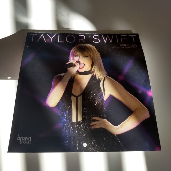 Taylor Swift Other - Taylor Swift 2018 Calendar